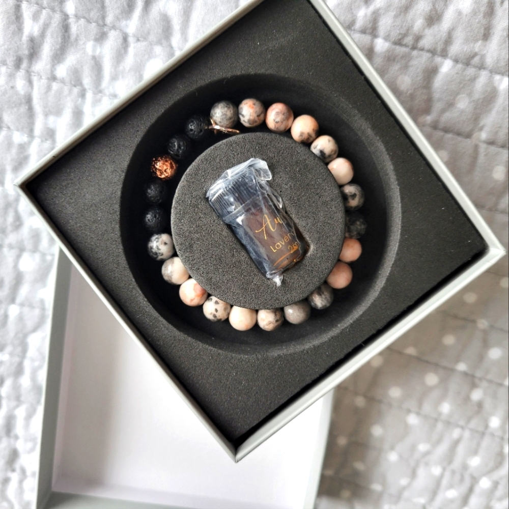 NWT Aura Lava Rock and Semi-Precious Stone Aromatherapy Bracelet. Essential Oil.